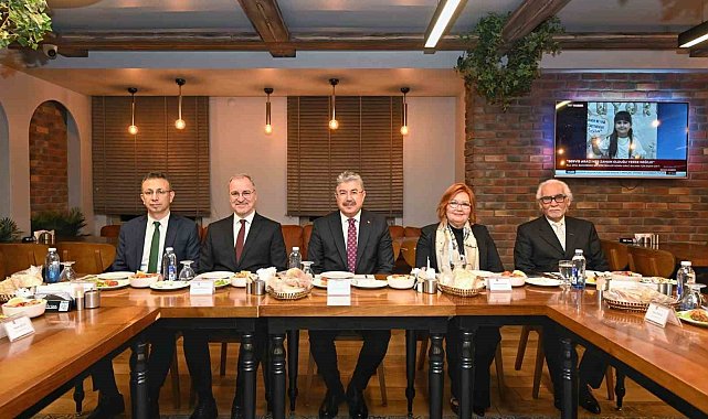 Emekliliğe ayrılacak Eskişehir Valiliği Yazı İşleri Müdürü için veda yemeği