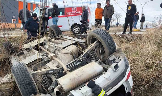 Erzincan'da otomobil şarampole uçtu: 1 yaralı