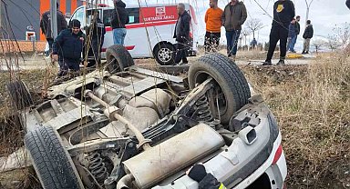 Erzincan'da otomobil şarampole uçtu: 1 yaralı