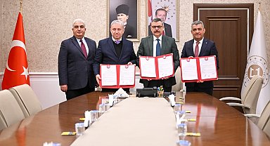 Erzurum'da kapalı spor salonu için imzalar atıldı