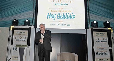 Esenyurt Belediyesi'nin Ramazan etkinliklerinde Nurullah Genç Esenyurtlularla buluştu