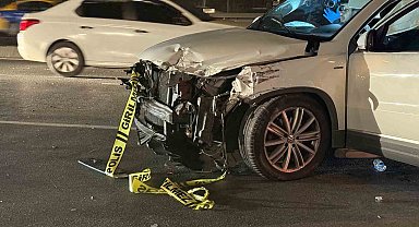 Esenyurt E-5'te otomobilin çarptığı motosiklet sürücüsü hayatını kaybetti