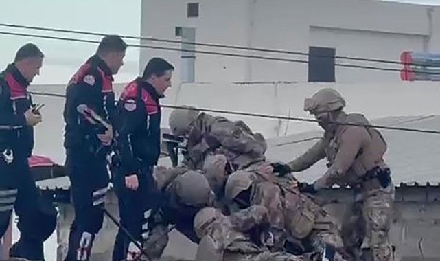Eski çalıştığı iş yerini basıp 4 kişiyi vuran şahıs çatıda yakalandı