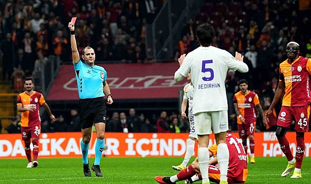 Eyüpspor'da Bedirhan Özyurt kırmızı kart gördü