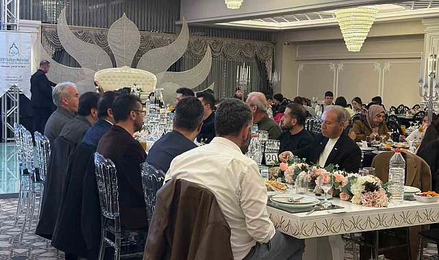 Fatih Sultan Mehmet Eğitim ve Yardımlaşma Vakfı iftarda buluştu