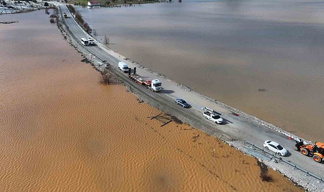Fethiye - Antalya kara yolunda su baskını: "Ulaşım kontrollü sağlanıyor"