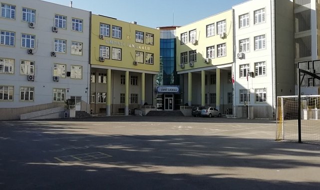 Gaziantep'te kadın öğretmen ve okul müdürüne saldırı girişimi