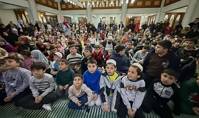 Gölcüklü çocuklar Ramazan coşkusunu camilerde yaşıyor