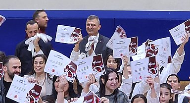 Gölcük'te 70 Taekwondocu kuşak atladı