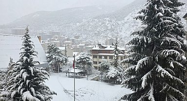 Gümüşhane'de kar nedeniyle 193 köy yolu ulaşıma kapandı