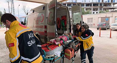 Hafif ticari aracın çarptığı çocuk ağır yaralandı