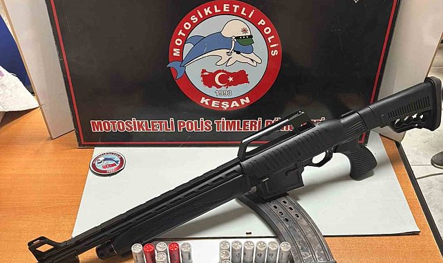 Halının içerisine gizlenmiş av tüfeği ele geçirildi