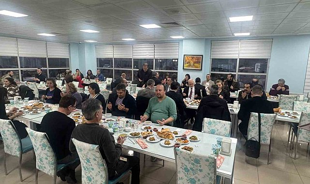Hastane çalışanları iftar sofrasında bir araya geldi