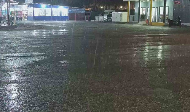 Hatay'da kuvvetli sağanak yağış