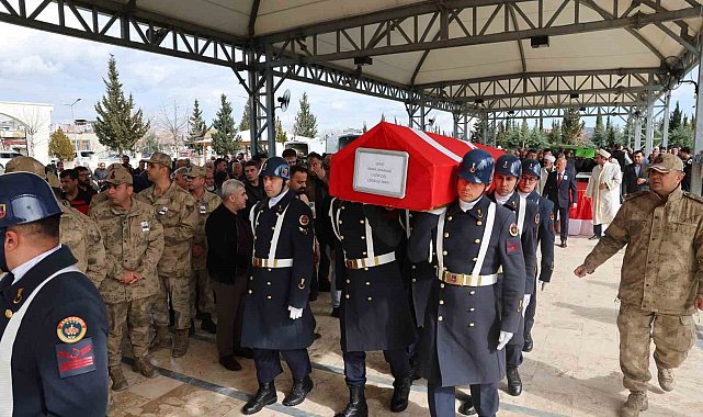 Hayatını kaybeden uzman çavuş toprağa verildi
