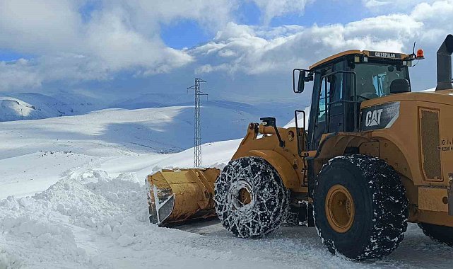 Iğdır'da ulaşıma kapanan 19 köy yolunda çalışmalar devam ediyor