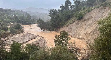 İncirliova'da sağanak sonrası 9 ev tahliye edildi