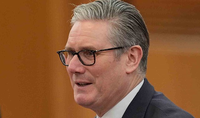 İngiltere Başbakanı Starmer'dan istifa çağrılarına yanıt: "Görevimden vazgeçmeyeceğim"