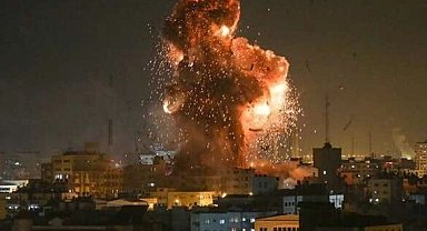 İran, ABD ve İsrail'i vurdu