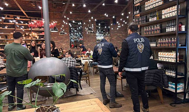 İskenderun polisi kafe ve kıraathanelere uygulama gerçekleştirdi
