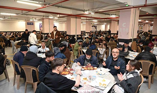 Isparta Belediyesi'nin iftar sofraları birlik ve beraberlik ruhunu pekiştiriyor