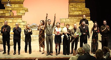 İstanbul Bakırköy Belediye Tiyatroları'ndan gala coşkusu