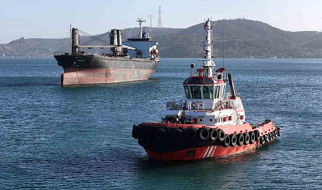 İstanbul Boğazı'nda sürüklenen gemi kurtarıldı