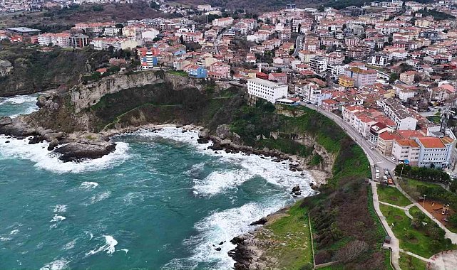 İstanbul'da fırtına Şile Sahili'ni vurdu: Dev dalgalar havadan görüntülendi