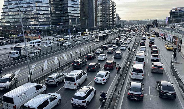 İstanbul'da iftar öncesi trafik yoğunluğu yüzde 81'e çıktı