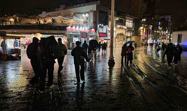 İstanbul'da sağanak yağış etkili oluyor