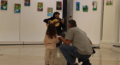 İstanbul'da Maltepeli küçük ressamların sergisi açıldı