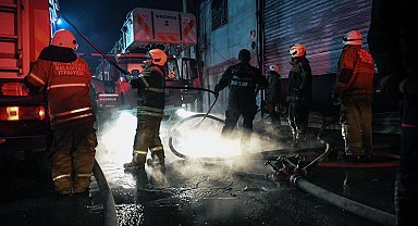 İzmir Buca'da mobilya atölyesinde yangın korkuttu
