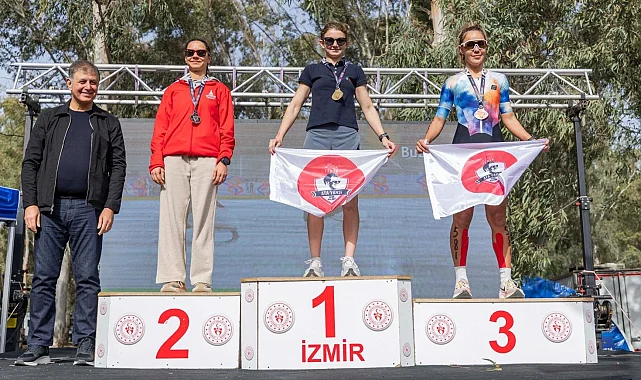 İzmir Duatlonu Türkiye Kupası nefes kesti