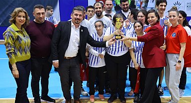 İzmir Karabağlar'da sömestr şenliği bayram havasında geçti