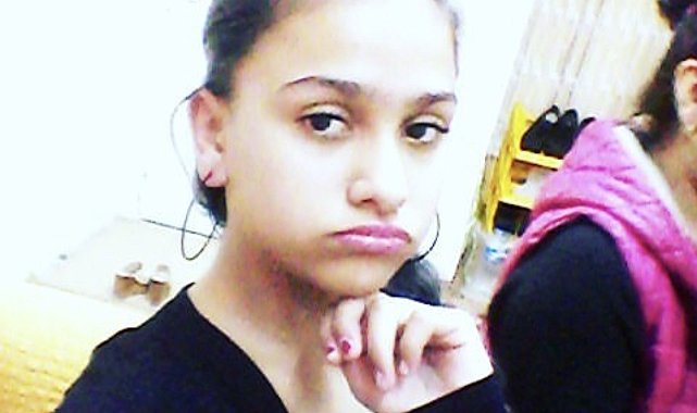 İzmir'de dere yatağına devrilen otomobilde ölen iki kardeşin cenazeleri teslim alındı