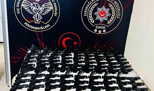 İzmir'de güvercin kümesinden cephanelik çıktı: 124 tabanca ele geçirildi