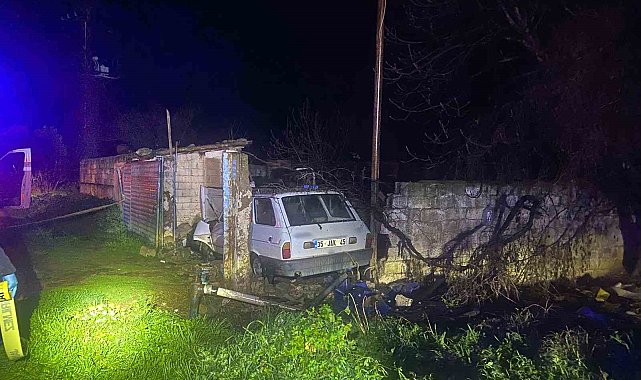 İzmir'de otomobil bahçe duvarına çarptı: 1 ölü