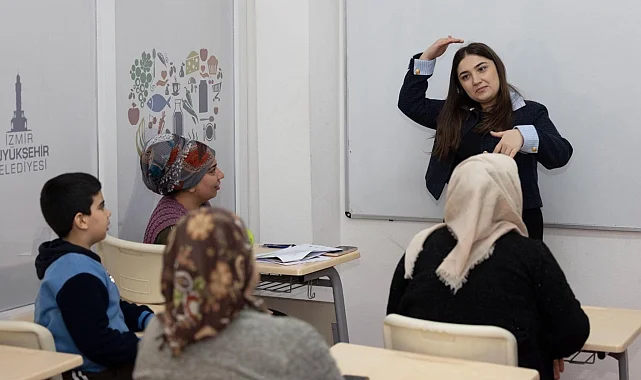 İzmir'de bebekler hayata eşit bakıyor