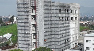 İzmir'de Eşrefpaşa Hastanesi'nin yeni binasında sona doğru