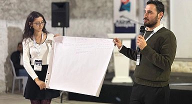 İzmir'de gençlerden kent yönetimine doğrudan katılım