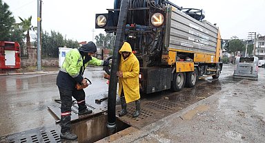İzmir'de sağanak yağışa karşı seferberlik