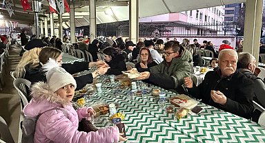 İzmit'te dayanışma sofrası Plajyolu'nda kuruldu