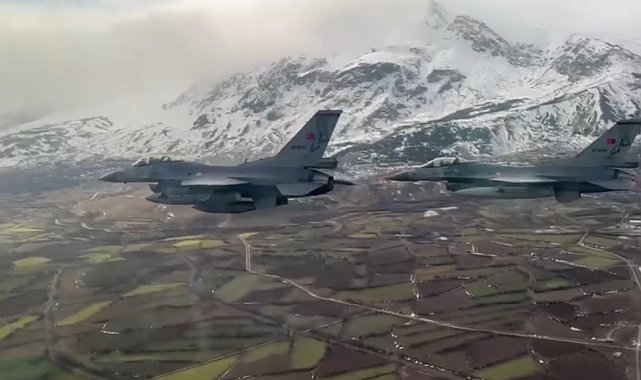 Jetler Erzincan'ın kurtuluşu için havalandı