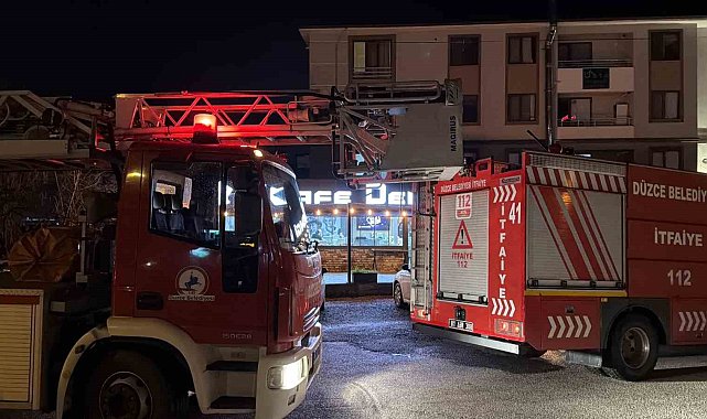 Kafenin mutfağında yanan yağ itfaiyeyi harekete geçirdi