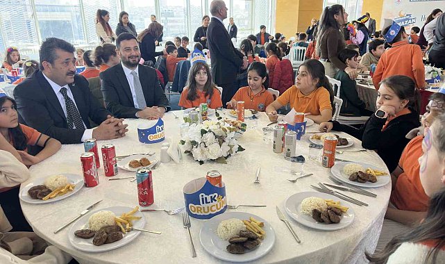 Kağıthane'de Ramazan'ın ilk iftarı miniklerle yapıldı