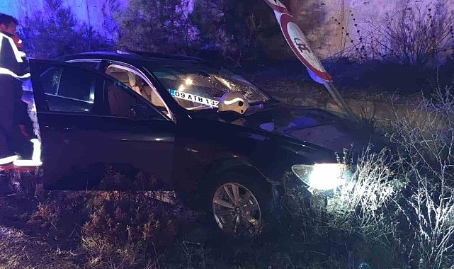 Karacasu'da trafik kazası: "Sıkışan sürücüyü itfaiye ekipleri kurtardı"