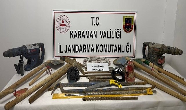 Karaman'da jandarma uyuşturucu ve kazı malzemeleri ele geçirdi