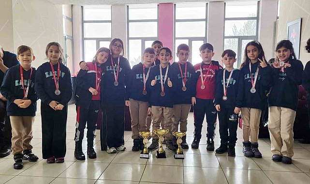 Kars'ta strateji ve hamle günü: Okul Sporları Satranç Turnuvası sona erdi