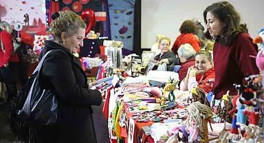 Kartal'da Sevgililer Günü'ne özel kadın emeği pazarı başladı