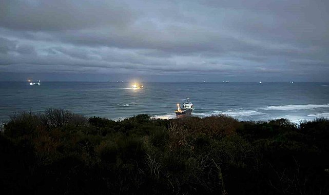 Kastamonu açıklarında 10 gün önce vurulan gemi Sarıyer açıklarında karaya oturdu
